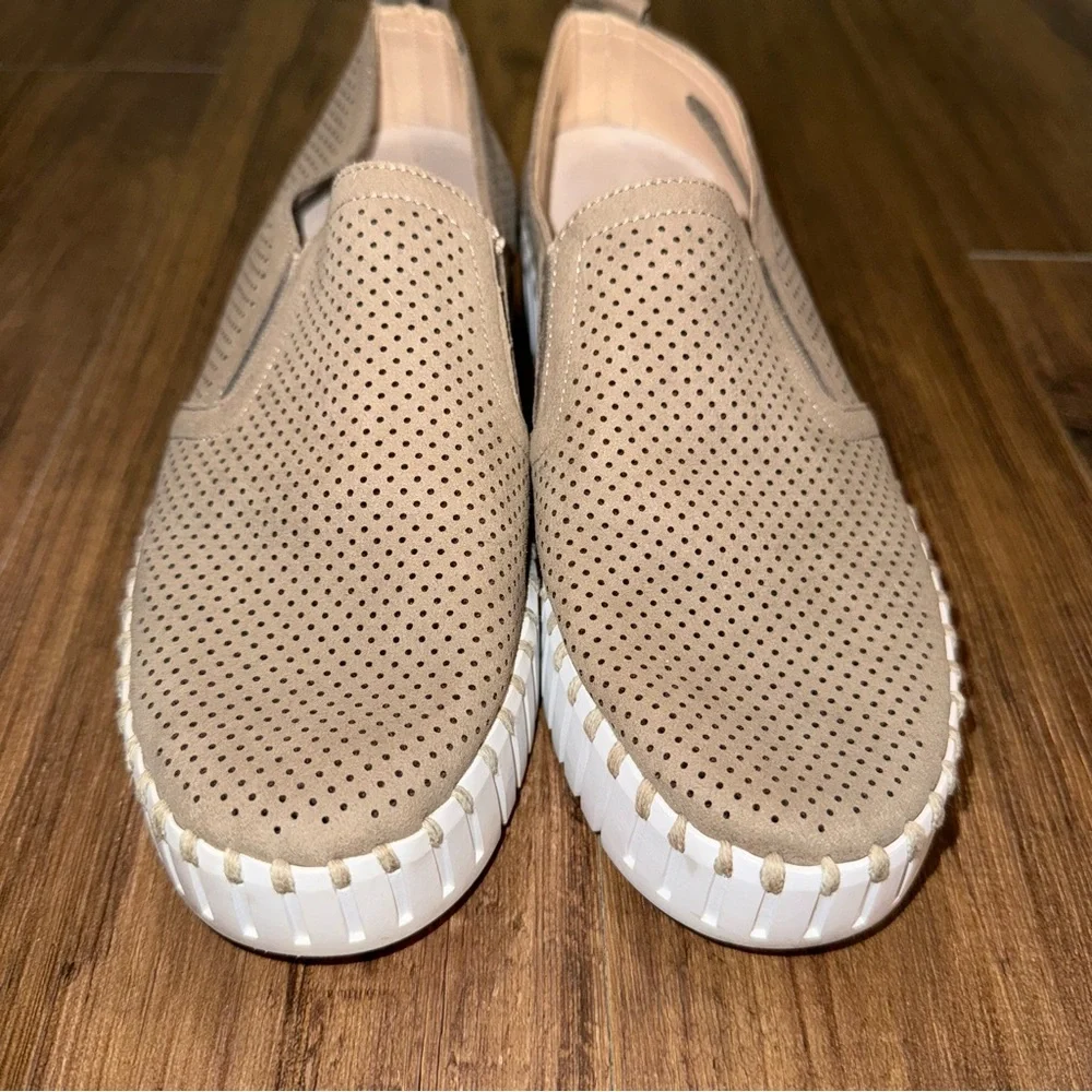 Ilse Jacobsen Gray/Beige Perforated Slip-On Sneakers - Picture 2 of 4
